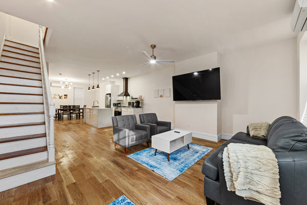 The whole group will be comfortable in this spacious and unique space.  Home in Brooklyn · ★4.67 · 3 bedrooms · 4 beds · 2.5 baths Entire home vacation rental 1021120228485048462