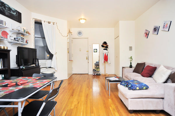 Beautiful, huge and homey apt- Sleeps 4 comfortably! New York, NY Rental unit in New York · ★4.0 · 2 bedrooms · 2 beds · 1 bath Entire rental unit vacation rental 5707888