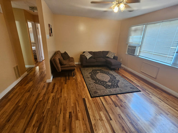 Simple apartment with proximity to public transportation,ferry to Manhattan 10 m New York, NY Rental unit in Staten Island · ★4.30 · 2 bedrooms · 3 beds · 1 bath Entire rental unit vacation rental 47355990