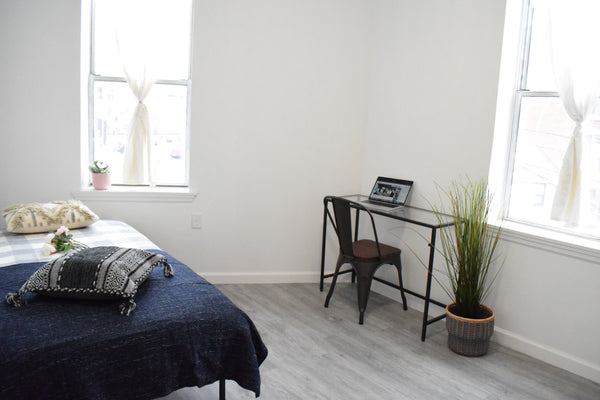 This apartment is located in Astoria (Long Island City) Queens. It is about 20mi New York, United States Home in Queens · 1 bedroom · 1 bed · 1 shared bath Private room in home vacation rental 608740663323286889