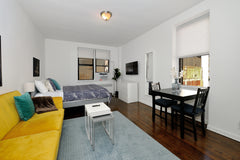 The Hunter is a sophisticated studio apartment with all the comforts of home. Th New York, NY Rental unit in New York · Studio · 1 bed · 1 bath Entire rental unit vacation rental 775951939692360055