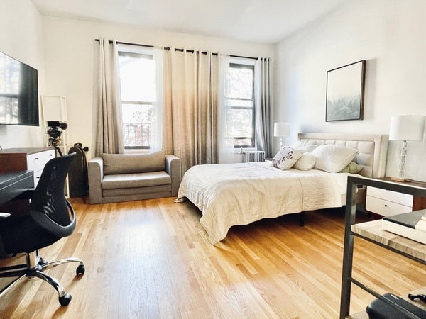 HUGE furnished room with small sofa, 180 sq ft, wardrobe, brand new dresser, 2 n New York, NY Serviced apartment in Brooklyn · 1 bedroom · 1 bed · 1 shared bath Private room in serviced apartment vacation rental 53023798