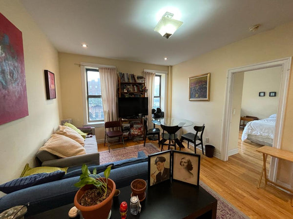 Comfortable bedroom in renovated 3-bedroom apartment with many amenities (large, New York, NY Rental unit in New York · ★4.81 · 1 bedroom · 1 bed · 1 private bath Private room in rental unit vacation rental 13004741