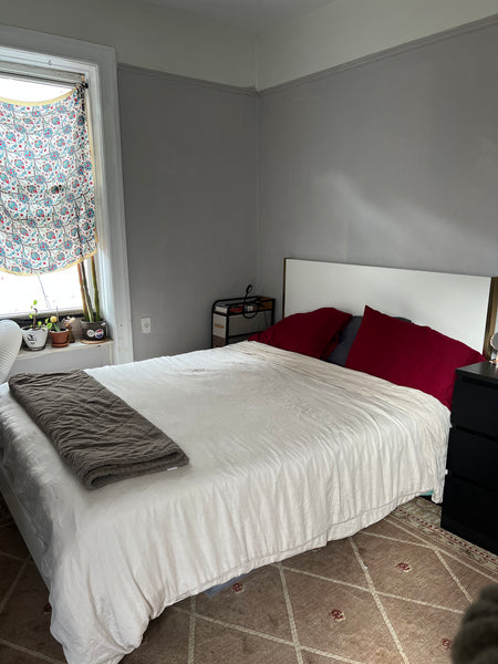 Welcome to my 2 bedroom apartment! It's a fourth floor walk up (no elevator!) in New York, NY Rental unit in Brooklyn · ★4.67 · 1 bedroom · 1 bed · 1 bath Entire rental unit vacation rental 800806183240345310