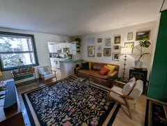 Huge, colorful, prewar one bedroom centrally located in Greenpoint equidistant f New York, NY Rental unit in Brooklyn · 1 bedroom · 1 bed · 1 bath Entire rental unit vacation rental 757298979318200362