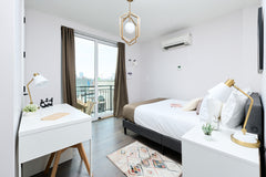 This room is located in Williamsburg at the border of Greenpoint. The L train is New York, NY Rental unit in Brooklyn · 1 bedroom · 1 bed · 2 baths Private room in rental unit vacation rental 939939546050839929