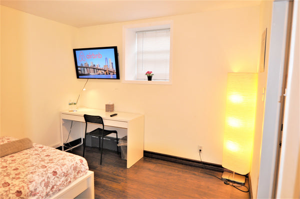 This cosy room is good for rest and sightseeing, it is the part of a private apa New York, United States Rental unit in Brooklyn · ★4.83 · 1 bedroom · 1 bed · 1 shared bath Private room in rental unit vacation rental 23273907