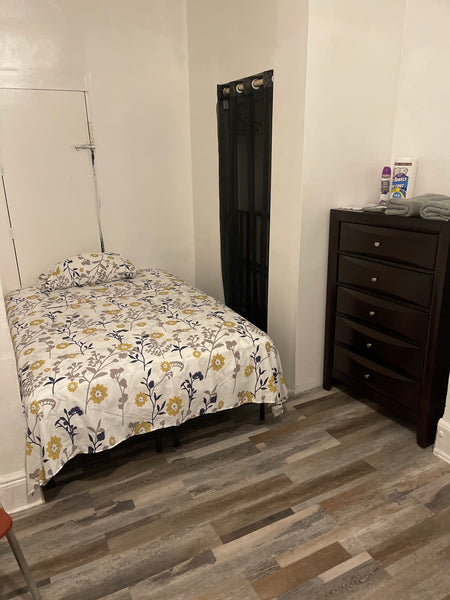 Bring the whole family to this great place with lots of room for fun. My listing  Home in Brooklyn · ★4.64 · 1 bedroom · 1 bed · 1 shared bath Private room in home vacation rental 651315208890296394