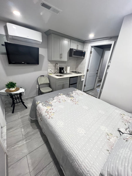 One bedroom private bathroom and entrance. cozy space, close to the Bronx zoo, b  Guest suite in Bronx · ★4.83 · 1 bedroom · 1 bed · 1 private bath Private room in guest suite vacation rental 642874449710966973
