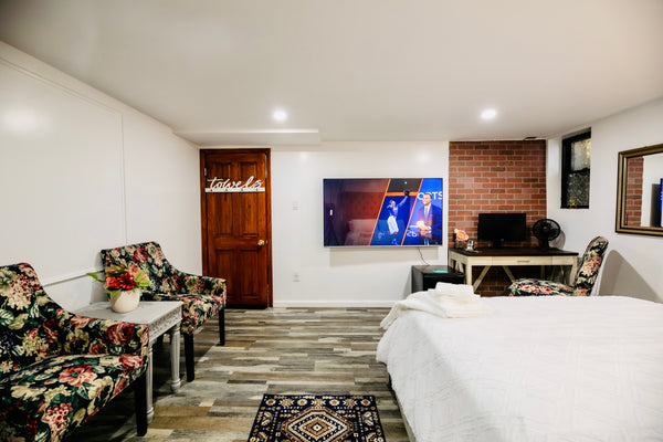 This special place is close to everything, making it easy to plan your visit. La New York, NY Townhouse in Queens · ★5.0 · 3 bedrooms · 2 beds · 1 private bath Private room in townhouse vacation rental 701740902049454630
