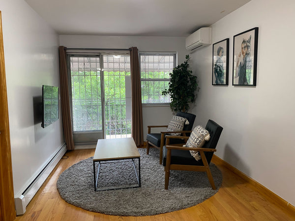 This apartment in Elmhurst is perfect for your first accommodation transitioning  Rental unit in Queens · 3 bedrooms · 3 beds · 2 baths Entire rental unit vacation rental 921461246038580194