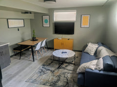 This freshly renovated and modernized 1BR apartment features fresh, stylish, and New York, NY Rental unit in Staten Island · ★4.94 · 1 bedroom · 2 beds · 1 bath Entire rental unit vacation rental 53867531