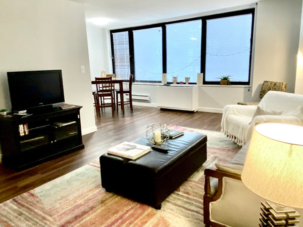 Cozy 2 Bedroom Apartment with view to Empire State Building Enjoy easy access to  Rental unit in New York · ★5.0 · 2 bedrooms · 2 beds · 1 bath Entire rental unit vacation rental 792299596251716571