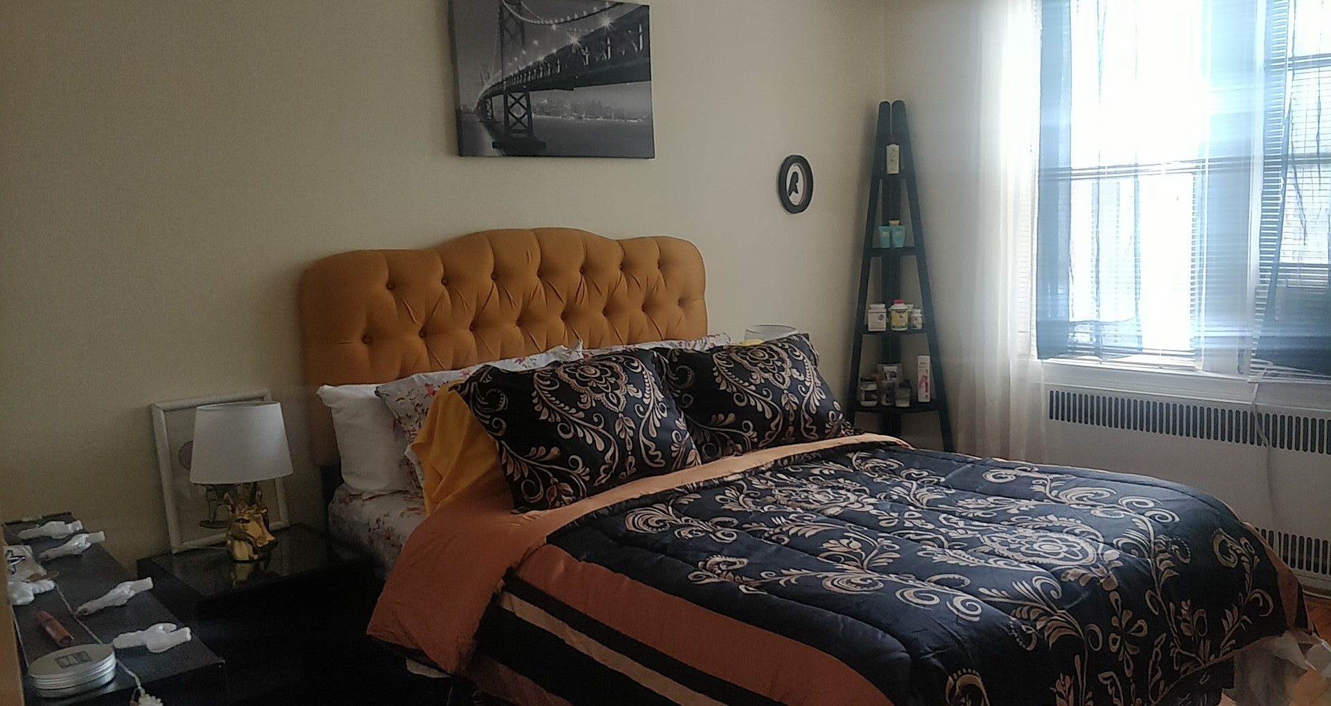 Big, full of light, comfortable bedroom in a first floor apartment. Minutes away Rental unit in Brooklyn · 1 bedroom · 1 bed · 1 shared bath Private room in rental unit vacation rental 49757918