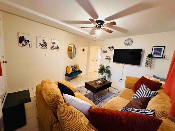 Ever canceled plans and cuddled up with a great book in your favorite nook? Welc New York, NY Rental unit in Queens · ★5.0 · 1 bedroom · 1 bed · 1 bath Entire rental unit vacation rental 795567016276992508
