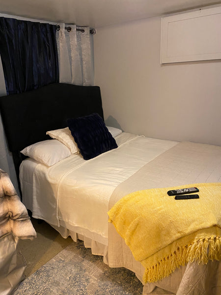 Small room with private bathroom central and easy access to metro New York, NY Home in Brooklyn · ★5.0 · 1 bedroom · 1 bed · 1 private bath Private room in home vacation rental 793077855709558476