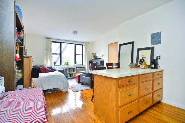 A gorgeous studio with a comfortable kitchen/bar area, exposed brick fireplace,  New York, NY Rental unit in New York · ★4.90 · Studio · 1 bed · 1 bath Entire rental unit vacation rental 1043046