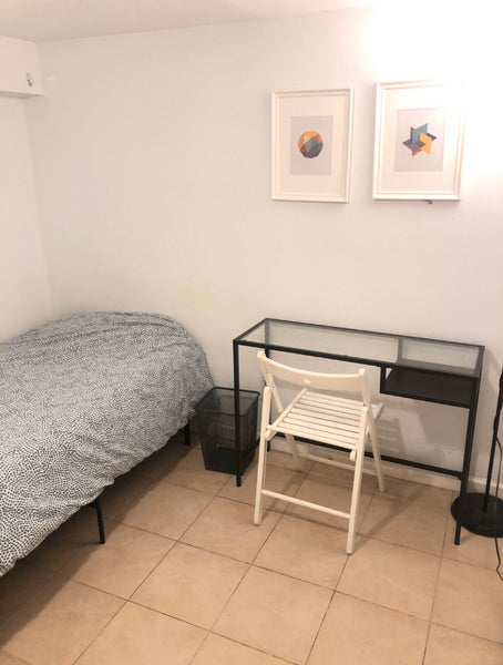 Located on a quiet residential tree-lined street. 7 train. 20 min to Grand Centr United States Townhouse in Queens · 1 bedroom · 1 bed · 1 shared bath Private room in townhouse vacation rental 45622013