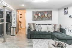 Conveniently close to the city and JFK airports! This modern 1BR basement apartm Emeryville, CA Rental unit in Queens · 1 bedroom · 1 bed · 1 bath Entire rental unit vacation rental 698952060530193546