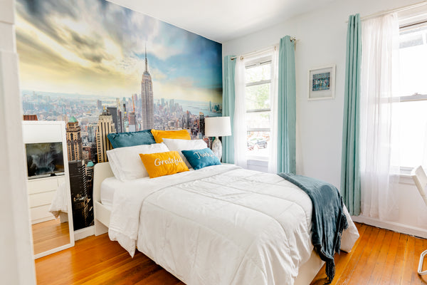 Cozy Room in the heart of Astoria, 10 minutes from LaGuardia Airport, 30 minutes New York, NY Rental unit in Queens · ★4.72 · 1 bedroom · 1 bed · 1 shared bath Private room in rental unit vacation rental 21325259