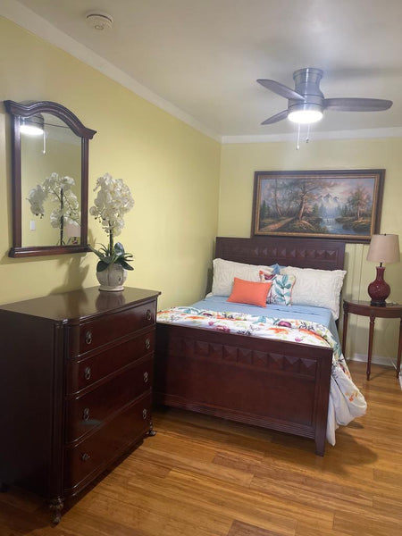 Well we have deli which if the corner store that’s on the main of Metrick Blvd.. New York, NY Home in Queens · Studio · 1 bed · 1 bath Private room in home vacation rental 22727785