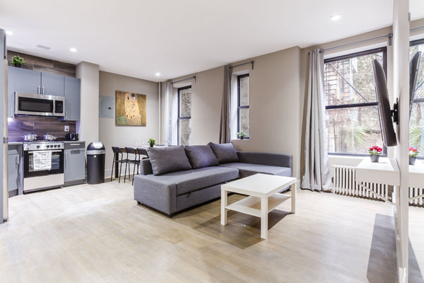 CORONAVIRUS UPDATE:<br />(My cleaners are using antiseptic and antibacterial pro  Rental unit in New York · ★4.13 · 3 bedrooms · 4 beds · 1 bath Entire rental unit vacation rental 38131474