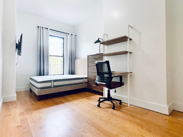 Furnished room in a brand new construction building, Central AC, washer/dryer do New York, NY Serviced apartment in Brooklyn · 1 bedroom · 1 bed · 1 shared bath Private room in serviced apartment vacation rental 53105871