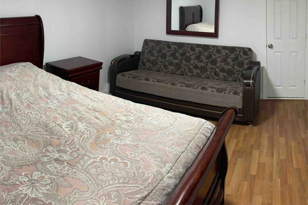 Room can be connected to another room for additional guests  Home in Queens · ★4.25 · 1 bedroom · 2 beds · 1 shared bath Private room in home vacation rental 39606161