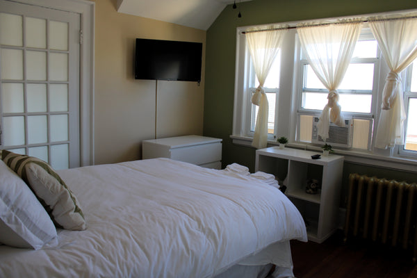 The Rockaways are truly one of the best summer escapes in New York and what bett Estes Park, CO Home in Queens · 1 bedroom · 1 bed · 2.5 baths Private room in home vacation rental 52367339