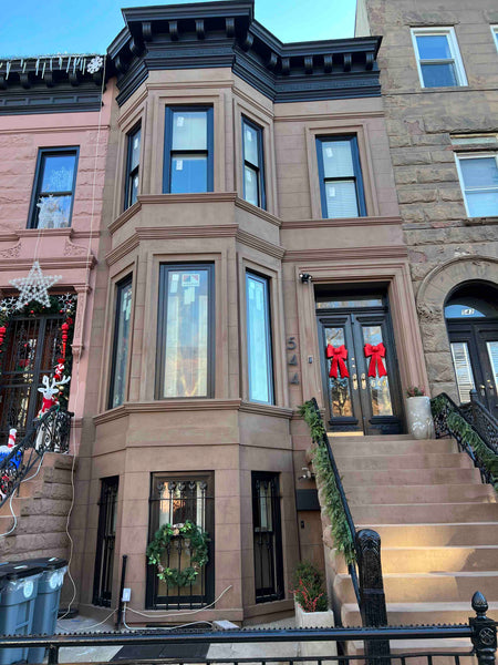 Tucked away in this beautiful Brooklyn tree lined neighborhood. Short walk to su Chicago, IL Condo in Brooklyn · 1 bedroom · 1 shared bath Shared room in condo vacation rental 989038927149794222