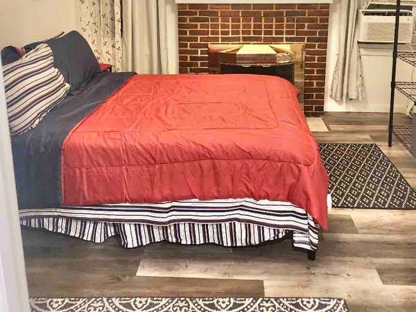 Homely comfortable bedroom in Queens new restaurants, supermarkets, buses to Jam New York, NY Home in Queens · ★4.74 · 1 bedroom · 1 bed · 1 shared bath Private room in home vacation rental 709322845715748398