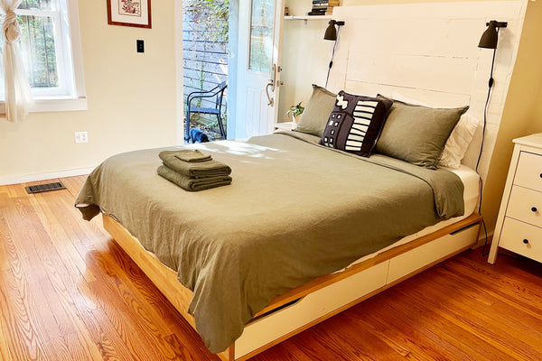 Relax in our beautiful family-friendly historic house and garden with modern upg New York, NY Townhouse in Brooklyn · ★4.93 · 1 bedroom · 2 beds · 1 private bath Private room in townhouse vacation rental 13398340