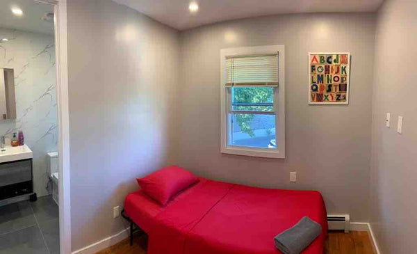 Newly renovated house <br />Private bathroom in the room <br />Shared kitchen wi New York, United States Rental unit in Queens · ★3.50 · 1 bedroom · 1 bed · 1 private bath Private room in rental unit vacation rental 747679721740067552