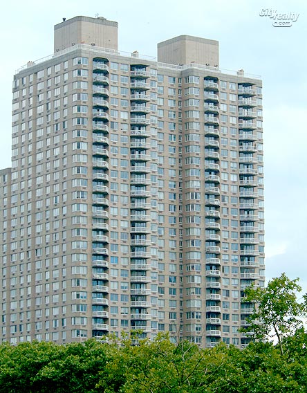 Wonderful Apartment 3bdr 1 Bathroom in 25 th floor of a condominium between 34th Louveciennes, France Rental unit in New York · 1 bedroom · 2 beds · 1 shared bath Shared room in rental unit vacation rental 10631201