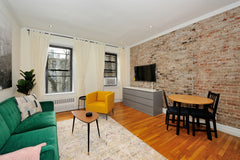 Live in luxury in this spacious 1-bedroom furnished apartment with an ideal spli New York, NY Rental unit in New York · 1 bedroom · 1 bed · 1 bath Entire rental unit vacation rental 836823818517192081