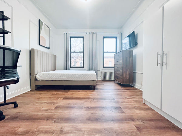 Bright bedroom in best part of Long Island City, right on 36th Ave and 32nd Stre New York, NY Serviced apartment in Queens · 4 bedrooms · 1 bed · 1 shared bath Private room in serviced apartment vacation rental 53540905