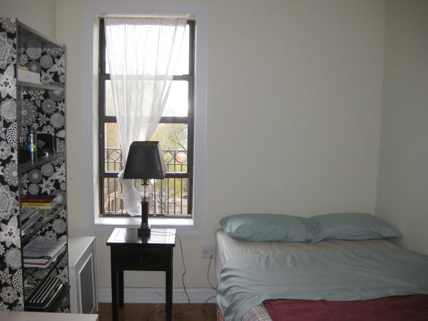 Mint room with full size bed for rent of this shared 2 bedroom apartment.<br />T Antwerp, Belgium Rental unit in New York · 1 bedroom · 1 bed · 1 bath Private room in rental unit vacation rental 9508202