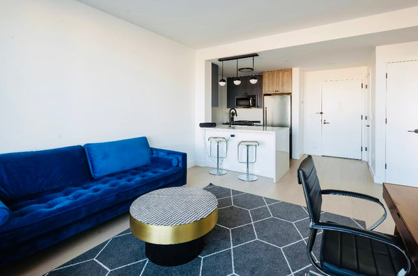 Long Island City provides an urban industral vibe and is close to the food haven  Rental unit in Queens · 1 bedroom · 1 bed · 1 bath Entire rental unit vacation rental 557214768983156460