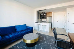 Long Island City provides an urban industral vibe and is close to the food haven  Rental unit in Queens · 1 bedroom · 1 bed · 1 bath Entire rental unit vacation rental 557214768983156460