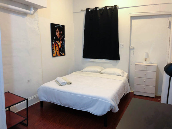 This is a studio apartment in East Williamsburg, close to the subway (2-4 minute  Rental unit in Brooklyn · Studio · 1 bed · 1 bath Entire rental unit vacation rental 41068409