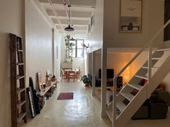 Just a five minute walk from the L train, this is a massive loft in the heart of Chicago, IL Rental unit in Brooklyn · ★5.0 · 2 bedrooms · 2 beds · 1 bath Entire rental unit vacation rental 878336991435374403