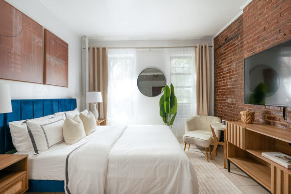 Nestled in the heart of Yorkville, this elegantly furnished studio apartment is  New York, NY Serviced apartment in New York · Studio · 1 bed · 1 bath Entire serviced apartment vacation rental 983922315853342765