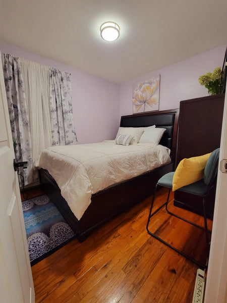 Located in East Flatbush is a private, comfortable cozy room with standing showe  Rental unit in Brooklyn · 1 bedroom · 1 bed · 1 private bath Private room in rental unit vacation rental 724635668635496527