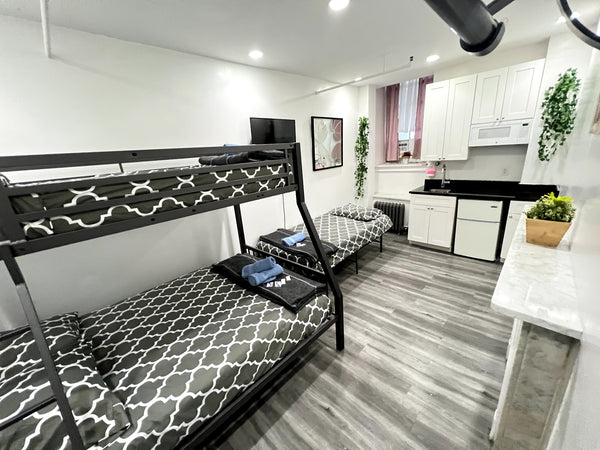 Discover room 812<br /><br />A delightful unit that can comfortably accommodate  New York, NY Rental unit in New York · ★4.17 · 1 bedroom · 3 beds · 2 baths Private room in rental unit vacation rental 965996370227785969