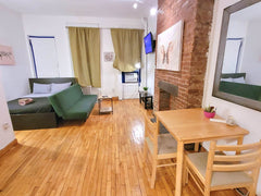 Located in Midtown Manhattan near subway, restaurants, bars, shopping etc.<br />  Home in New York · ★4.56 · 1 bedroom · 1 bed · 1 bath Entire home vacation rental 673044901174934298