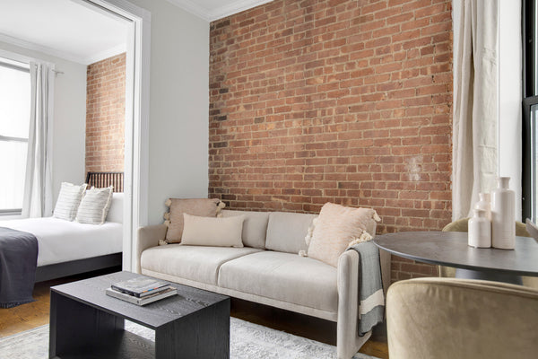 Show up and start living from day one in Downtown with this roomy one-bedroom Bl New York, NY Rental unit in New York · 1 bedroom · 1 bed · 1 bath Entire rental unit vacation rental 578769192318564193