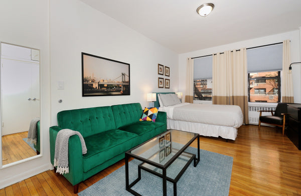 Welcome to the Hunter. This is a sophisticated studio apartment that offers all  New York, NY Rental unit in New York · ★4.67 · Studio · 1 bed · 1 bath Entire rental unit vacation rental 552096075557651001