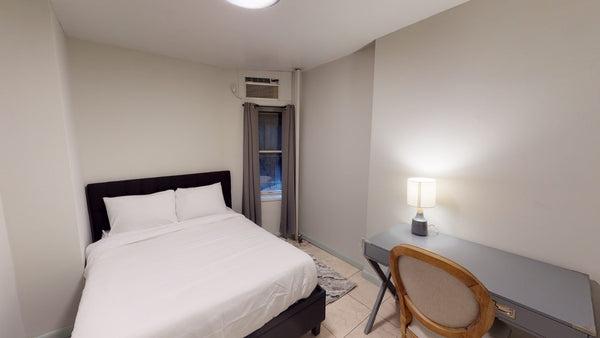 This clean, spacious and pretty room is available. This room is also <br />   av  Rental unit in New York · 4 bedrooms · 1 bed · 0 shared baths Private room in rental unit vacation rental 842704752497934552