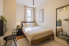 This spacious, well-kept and comfortable room is available. This room <br />   i  Rental unit in New York · 1 bedroom · 1 bed · 0 shared baths Private room in rental unit vacation rental 820836875720364275