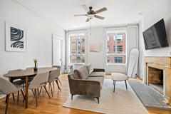 Newly renovated beautiful 2BR in the heart of Chelsea.  Spacious and stylish!Bot New York, NY Rental unit in New York · 2 bedrooms · 2 beds · 1 bath Entire rental unit vacation rental 869724433981873555